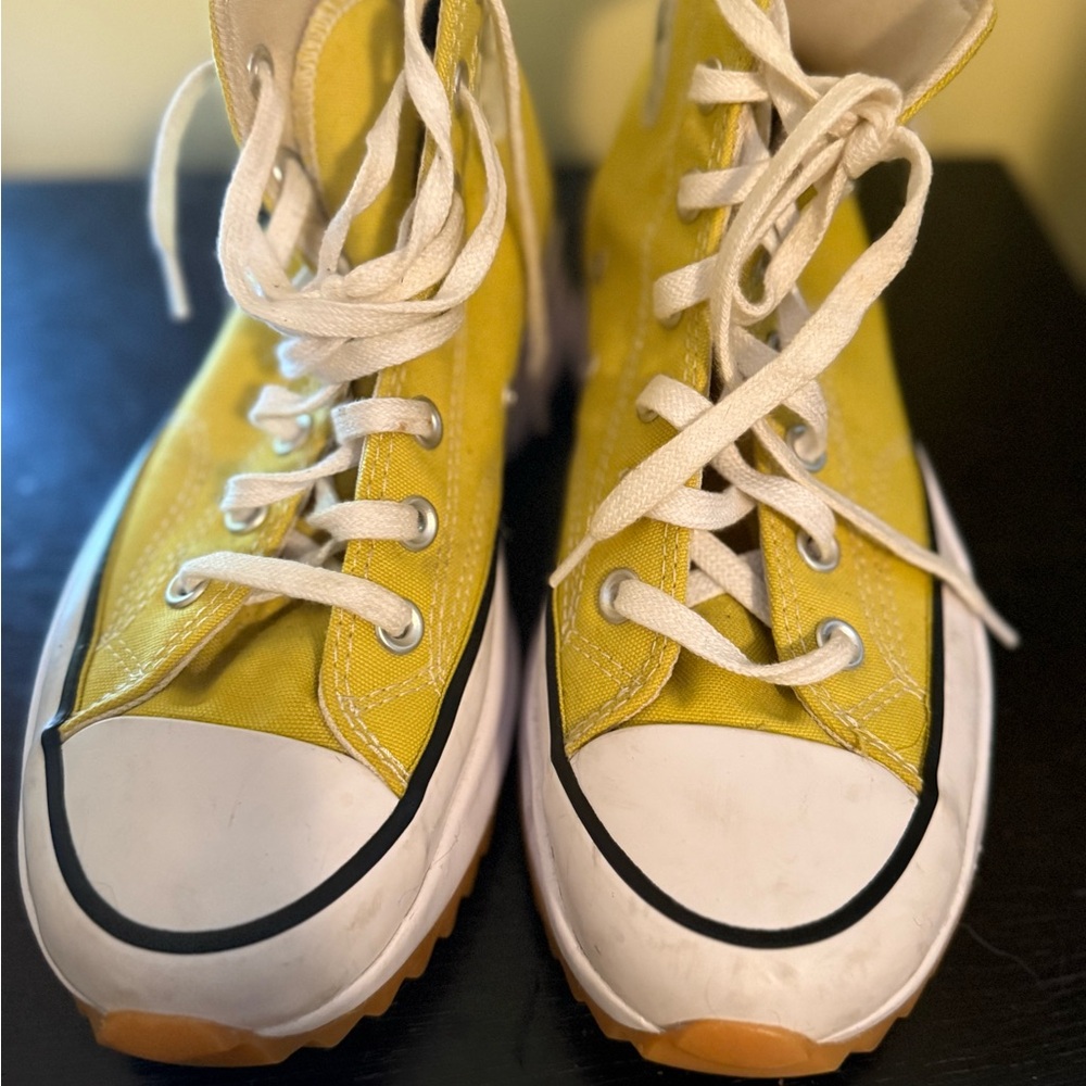 Converse Yellow Run Star‎ Hike Platform High-Top Sneakers with Star Heel Accent - Picture 4 of 8